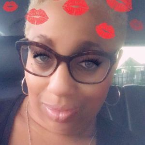 Meet your Posher, Valecia